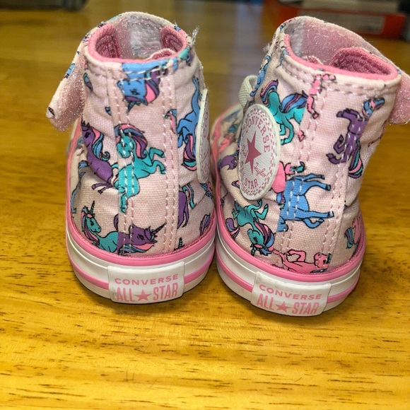 Converse Chuck Taylor toddler size 5 high top. Gently worn. Great condition. - Picture 3 of 4